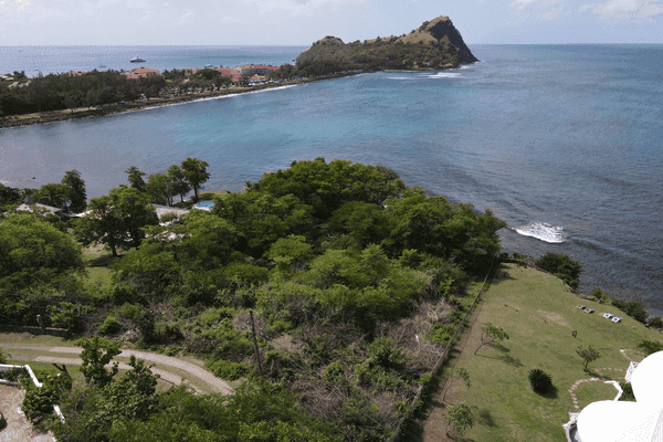 Cap Estate Waterfront Land